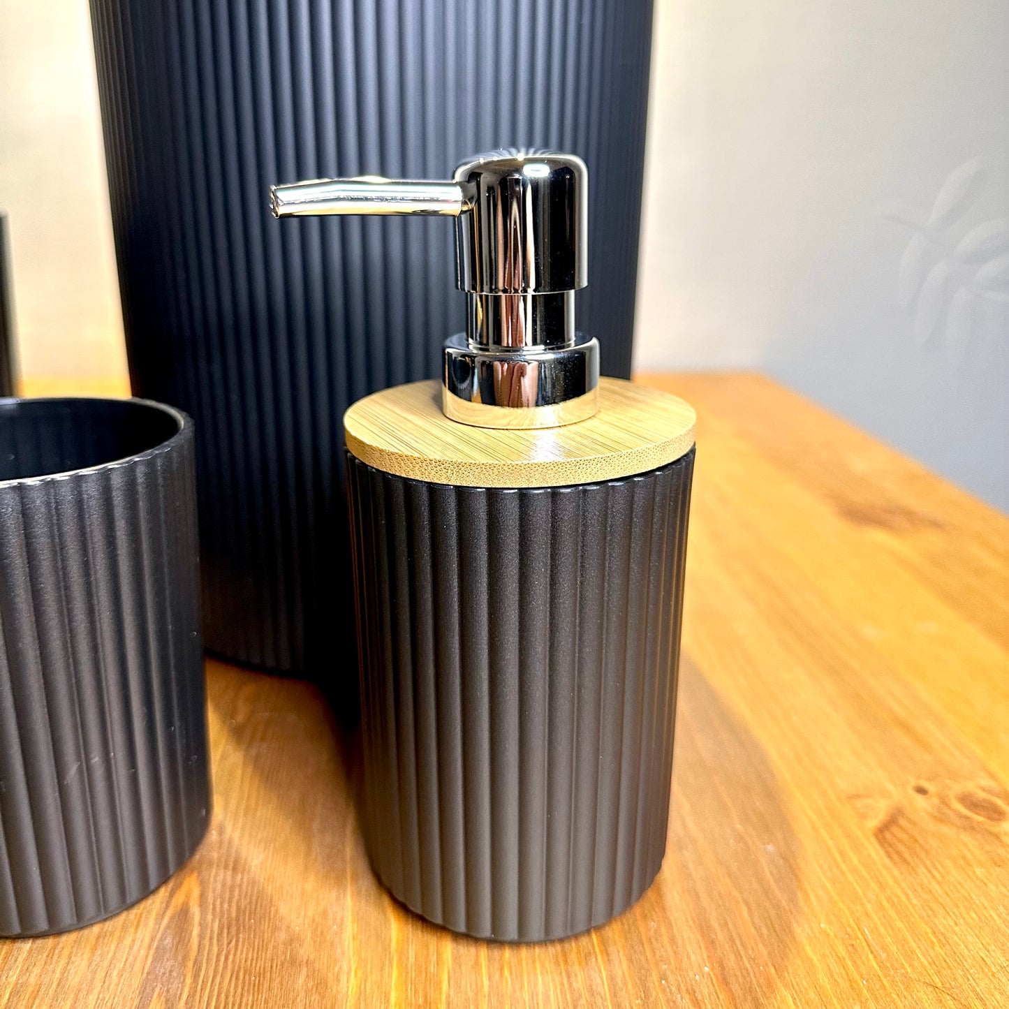 Premium Bamboo Wood Top 6-Piece Bathroom Set - Black